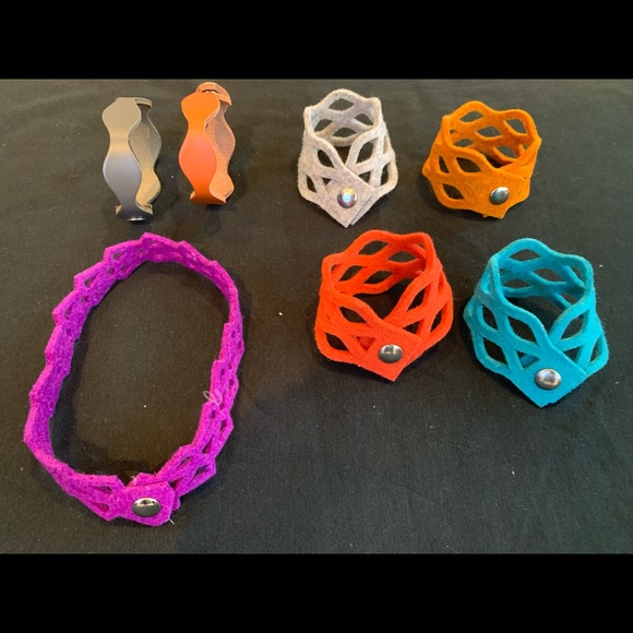 7 custom bracelet 100% wool & leather New - Picture 1 of 2